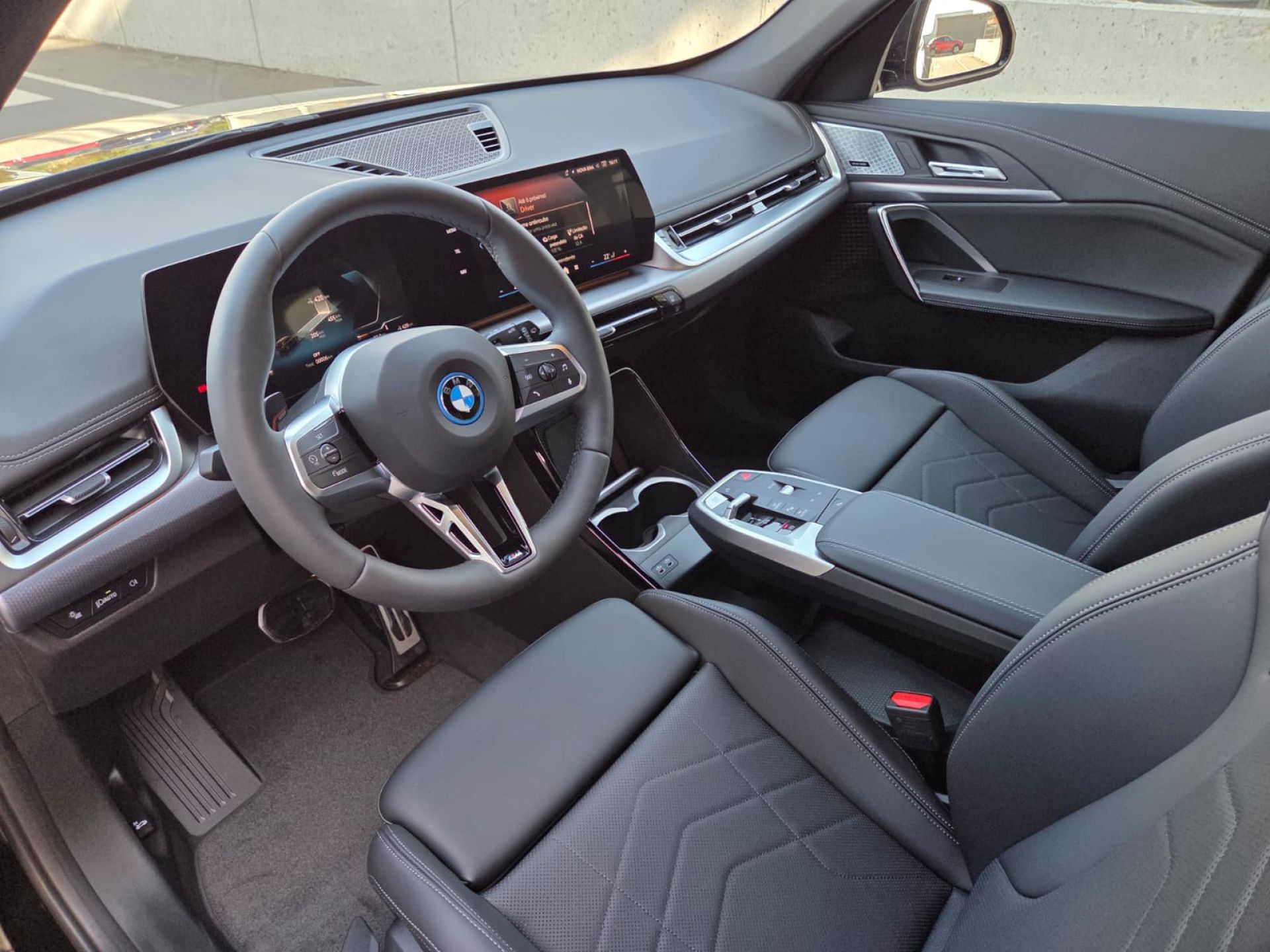BMW iX1