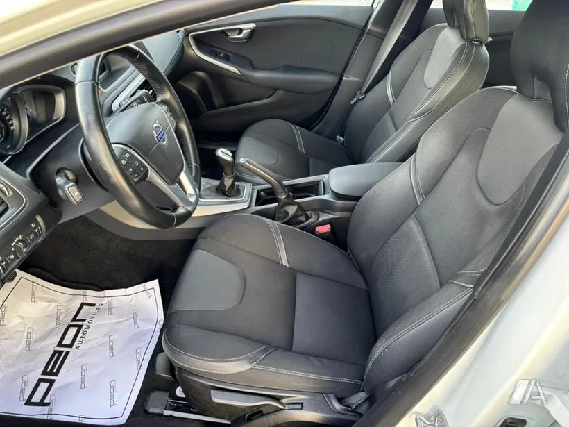 VOLVO V40 V40 D2 Momentum 120
