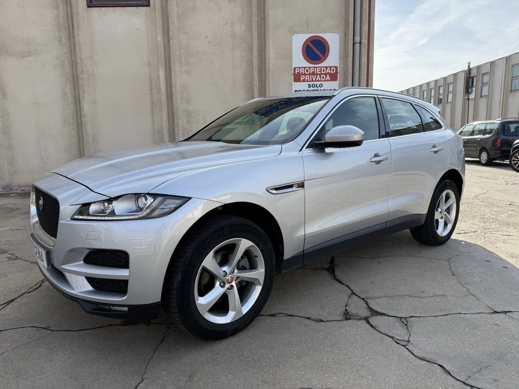 JAGUAR F-Pace F-Pace 2.0i4D Prestige Aut. AWD 240