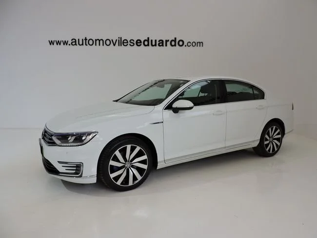 VOLKSWAGEN Passat 1.4 TSI DSG GTE