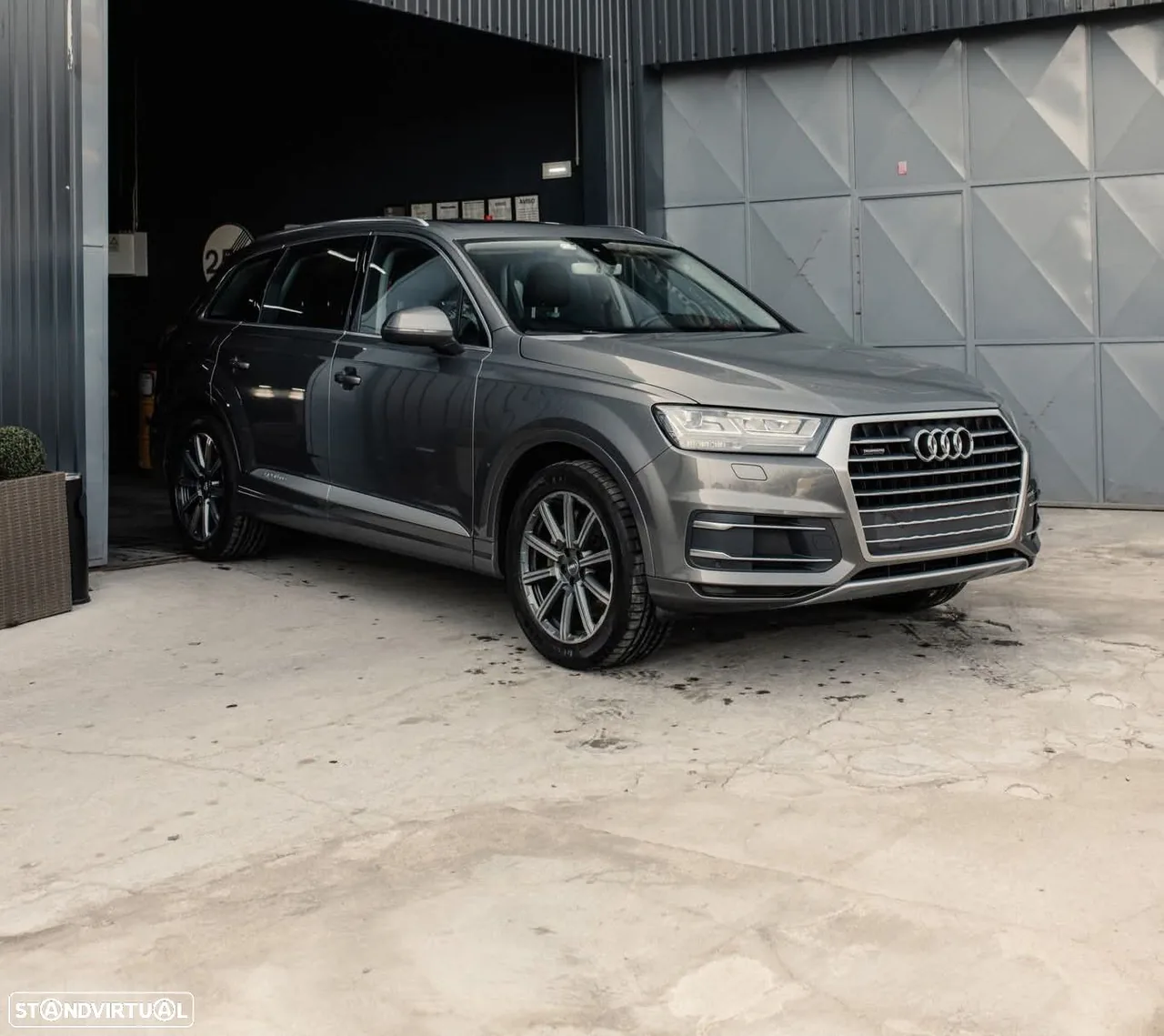 Audi Q7 3.0 TDI quattro tiptronic 7L