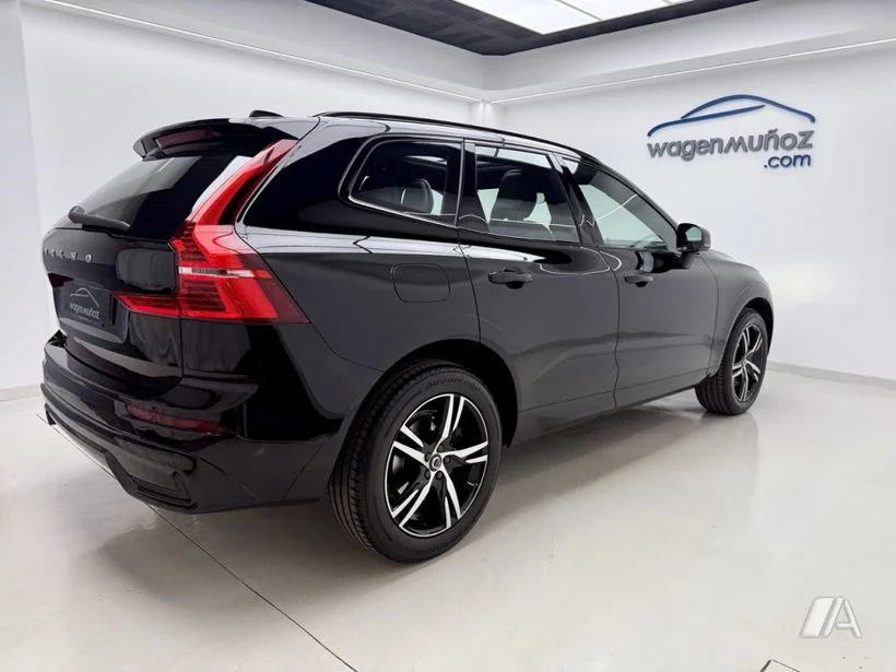 VOLVO XC60 XC60 B4 R-Design FWD Aut.