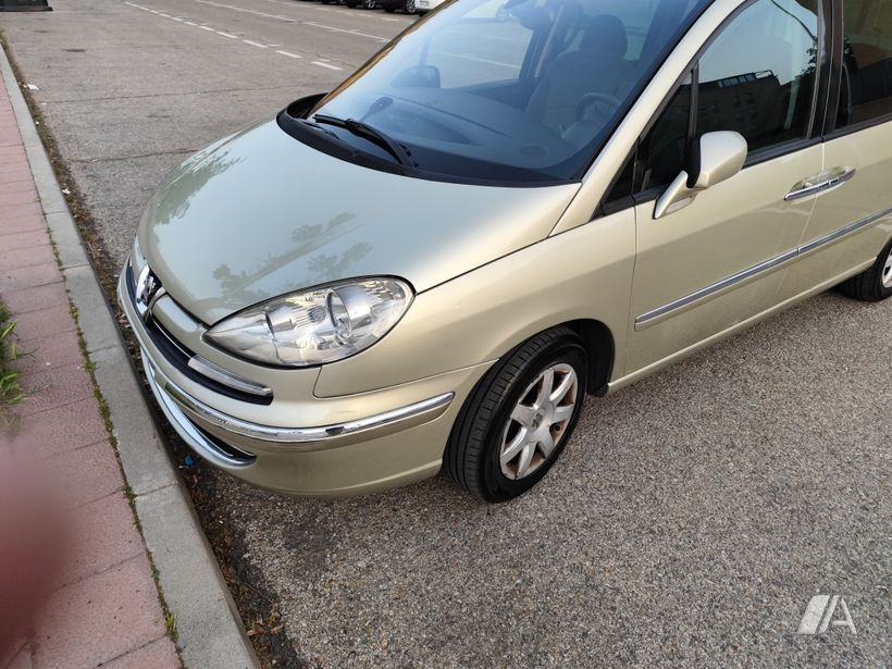 PEUGEOT 807 807 2.0HDI FAP Executive 136