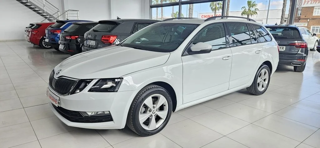 SKODA Octavia Octavia Combi 2.0TDI CR Like DSG 110kW