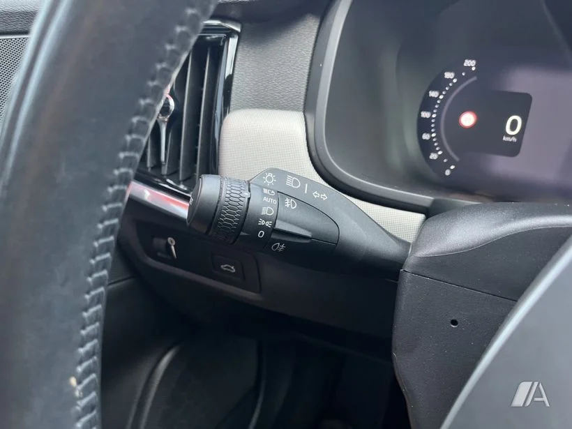 VOLVO V90 V90 B4 Plus Dark Aut.