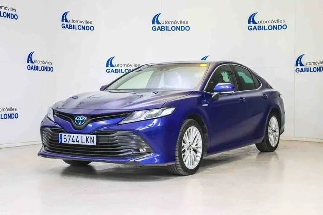 TOYOTA Camry 2.5 220H Advance