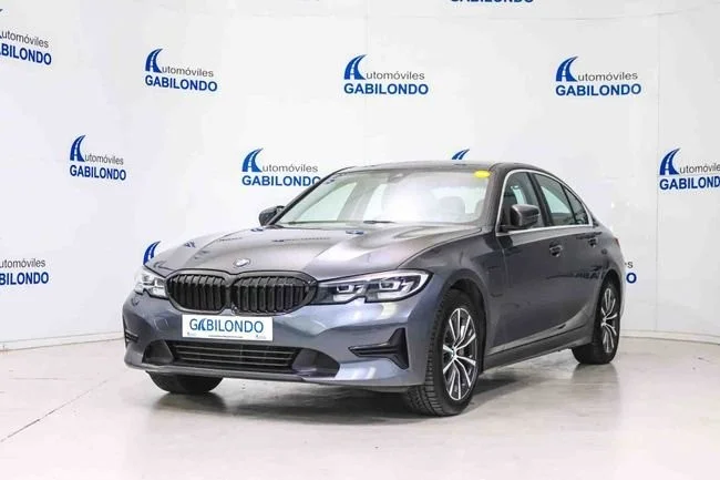 BMW Serie 3 330e Business Design