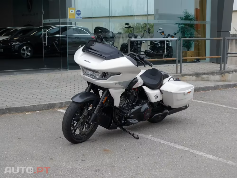 Harley Davidson FL CVO ROAD GLIDE ST