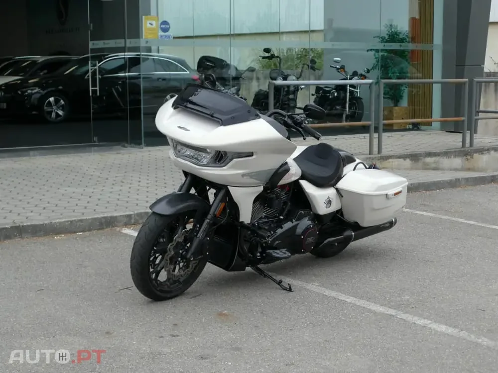 FL Harley Davidson CVO ROAD GLIDE ST