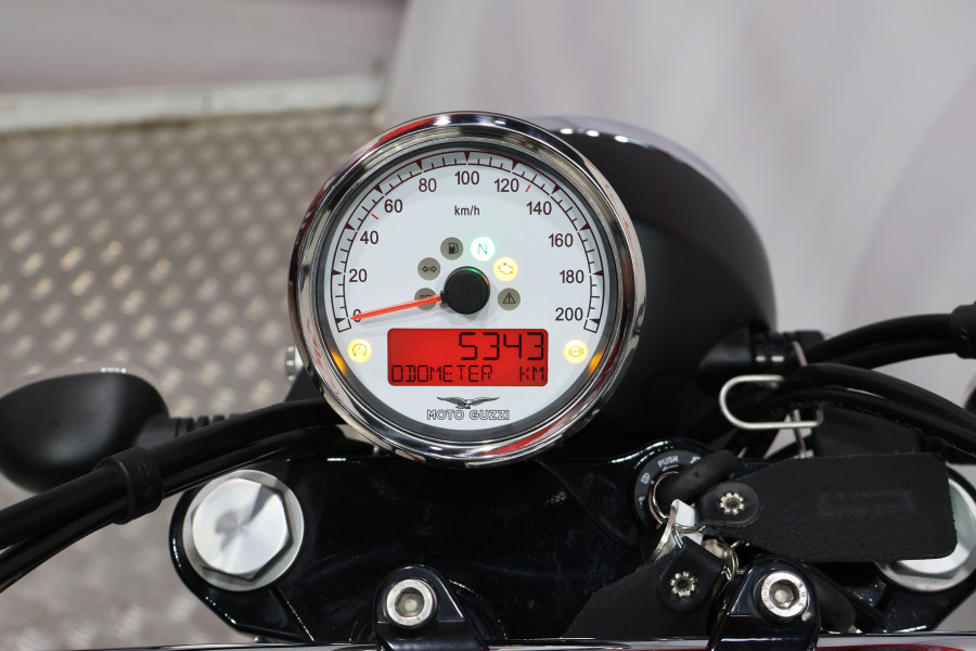 Moto Guzzi V9 ROAMER