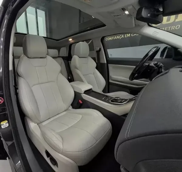 Land Rover Range Rover Evoque 2018 2.0 D150 AWD R-Dynamic HSE Auto