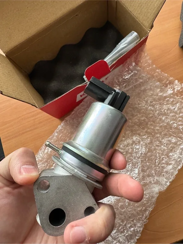 De vânzare EGR si clapeta de acceleratie VW Golf 4 1.6 benzină