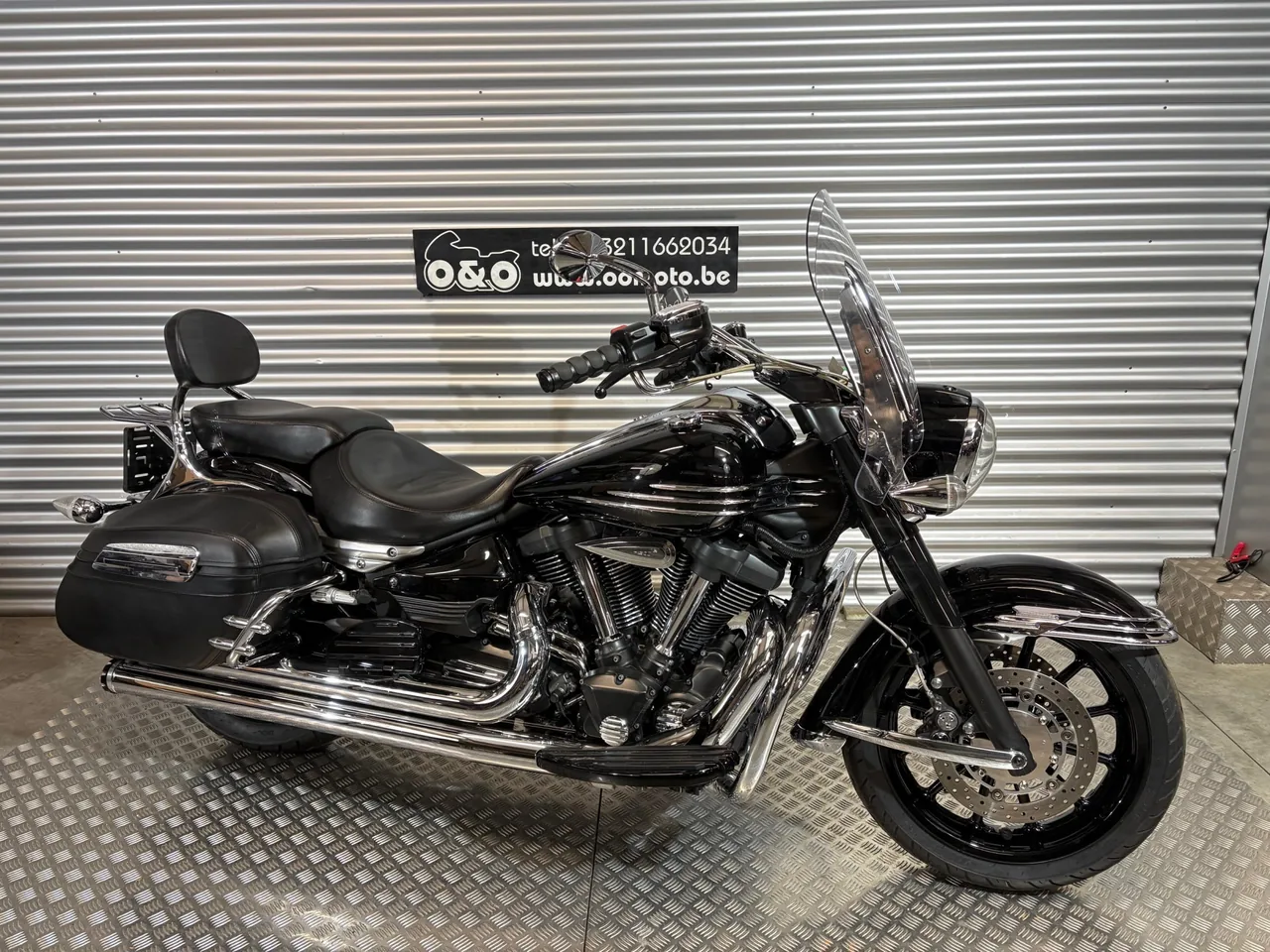 YAMAHA XV1900 MIDNIGHT STAR