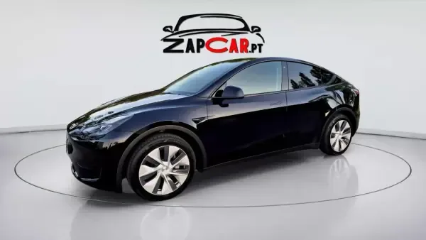 Tesla Model Y 2024 RWD