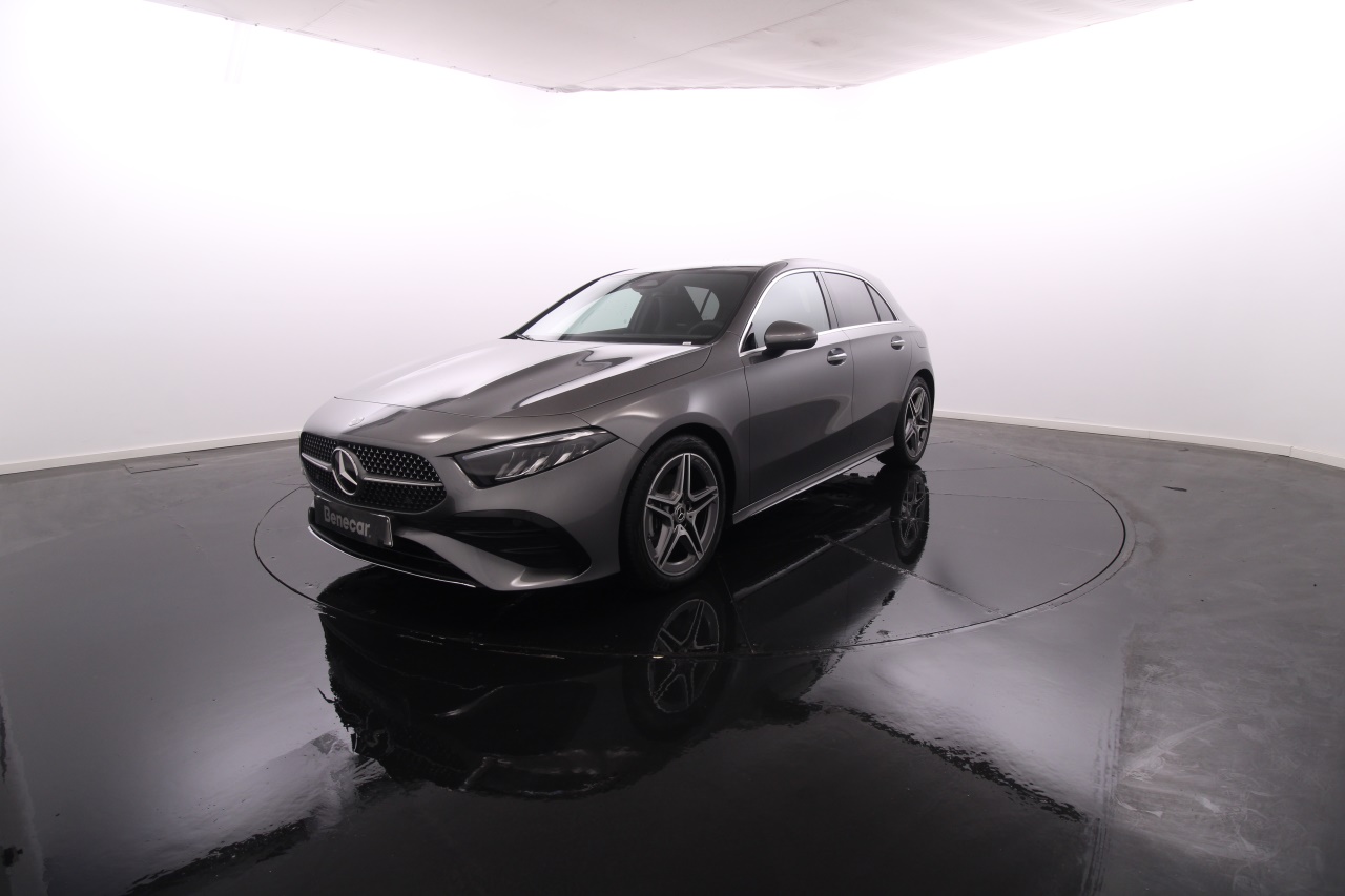 Mercedes-Benz Classe A - 180 d AMG Advanced Plus Cx. Aut. / Vidros Escurecidos / JLL