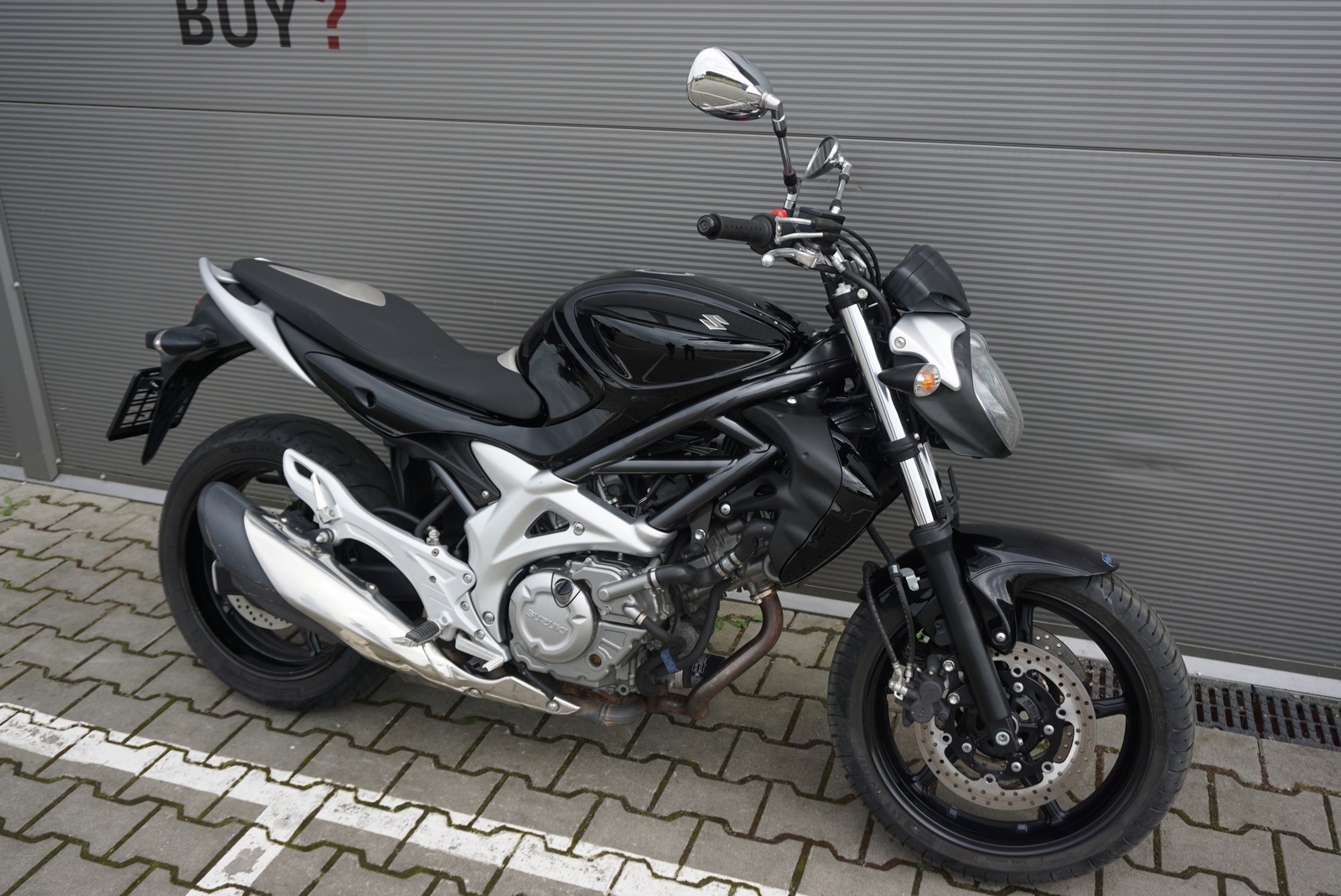 Suzuki Gladius 650