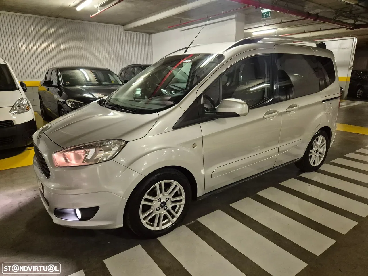 Ford Tourneo Courier 1.0 EcoBoost Titanium