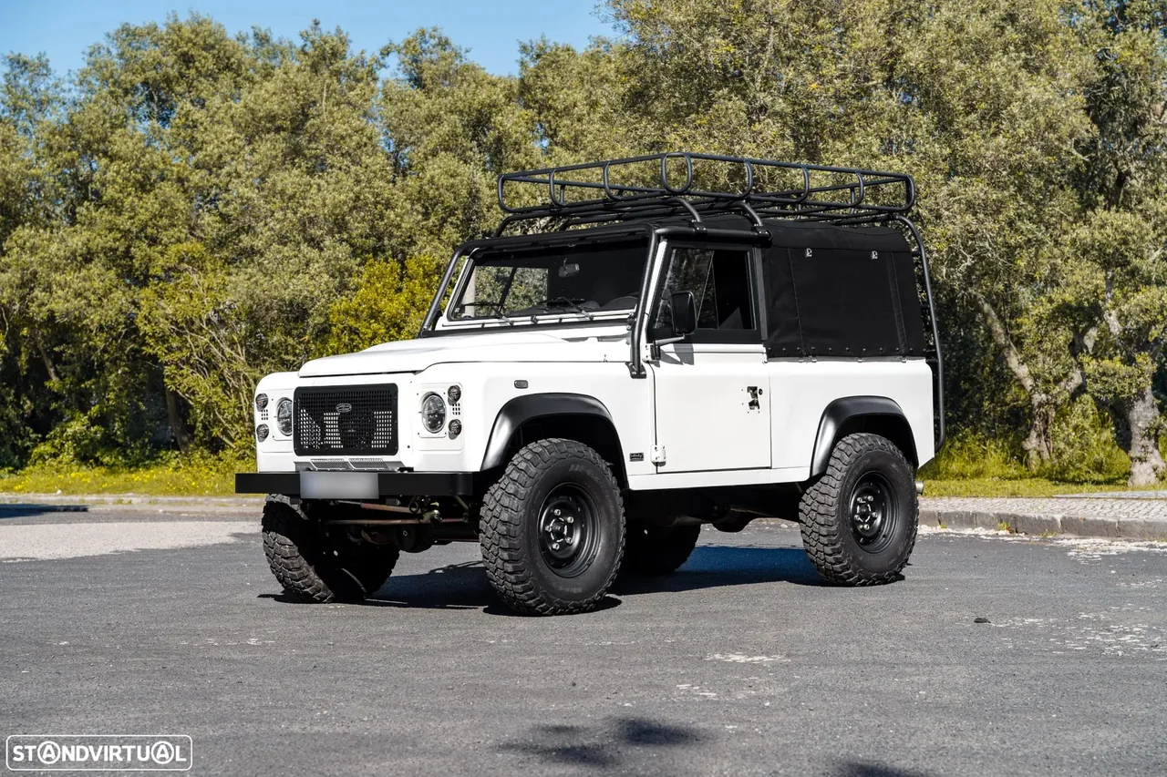 Land Rover Defender 90 S