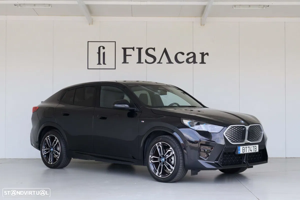 BMW iX2 eDrive20 Pack Desportivo M