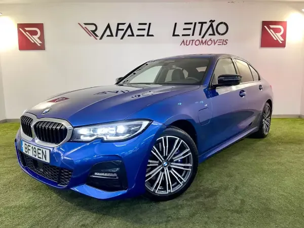 BMW 330e 2019 Pack M