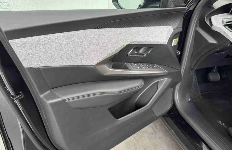 PEUGEOT - 3008 - 3008 1.2 Hybrid Allure e-DCS6