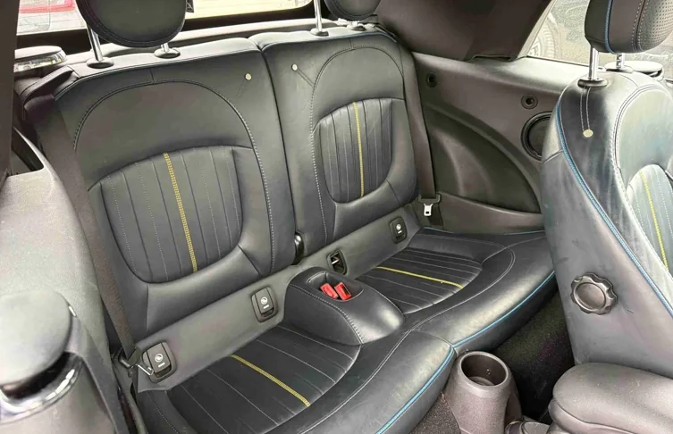 MINI - Mini Cabrio - Mini Cooper Sidewalk Special Edition Auto