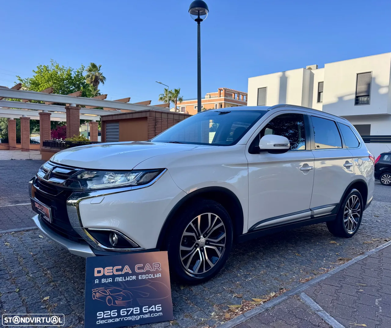 Mitsubishi Outlander 2.2 DI-D Instyle Navi Black Edition