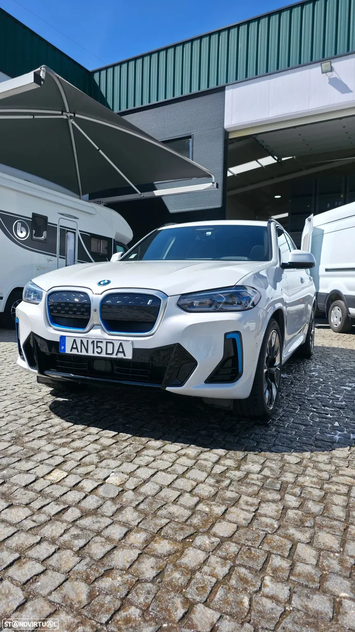 BMW iX3