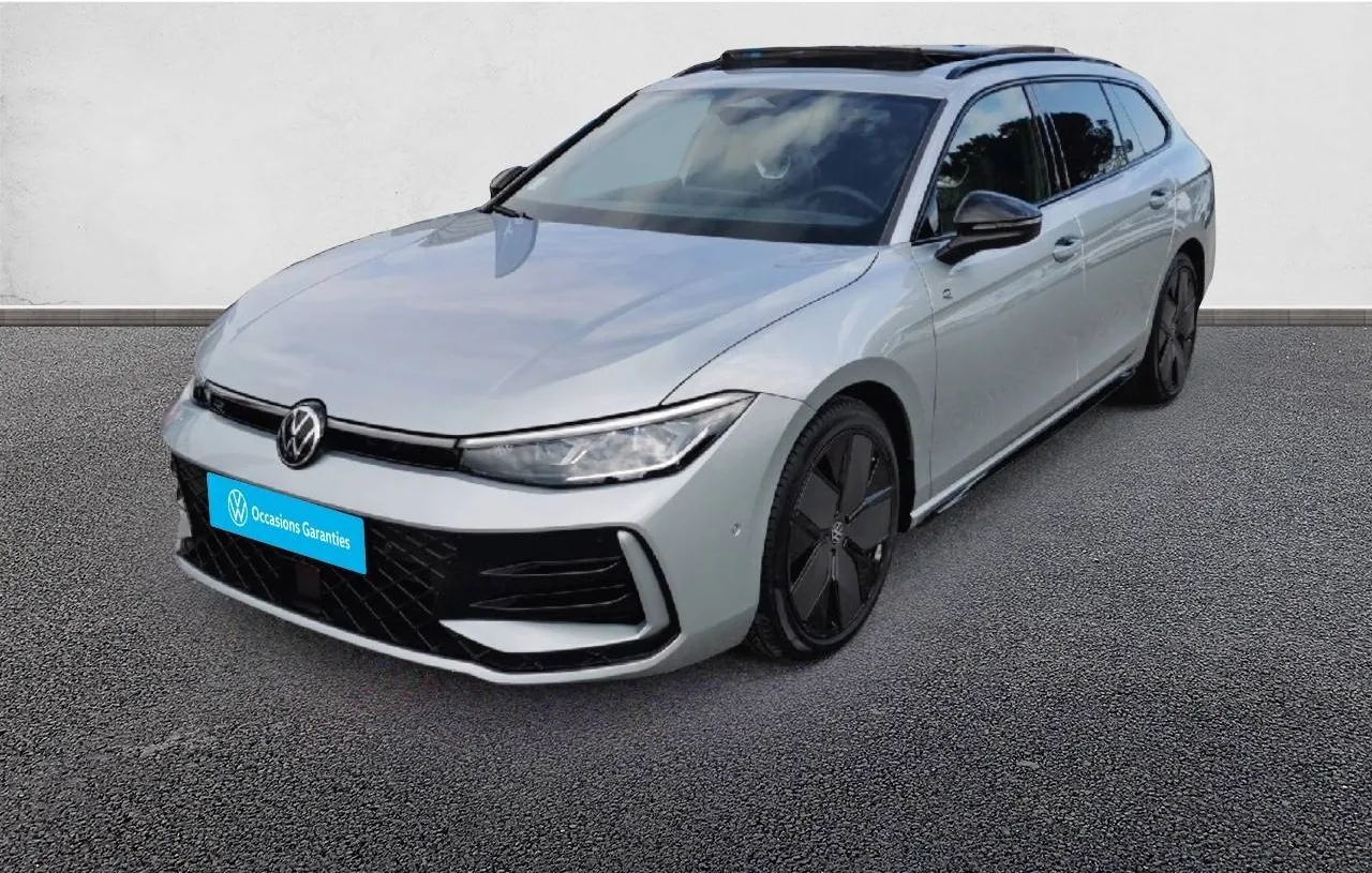 VOLKSWAGEN PASSAT 1.5 eTSI OPF 150 DSG7 R-Line