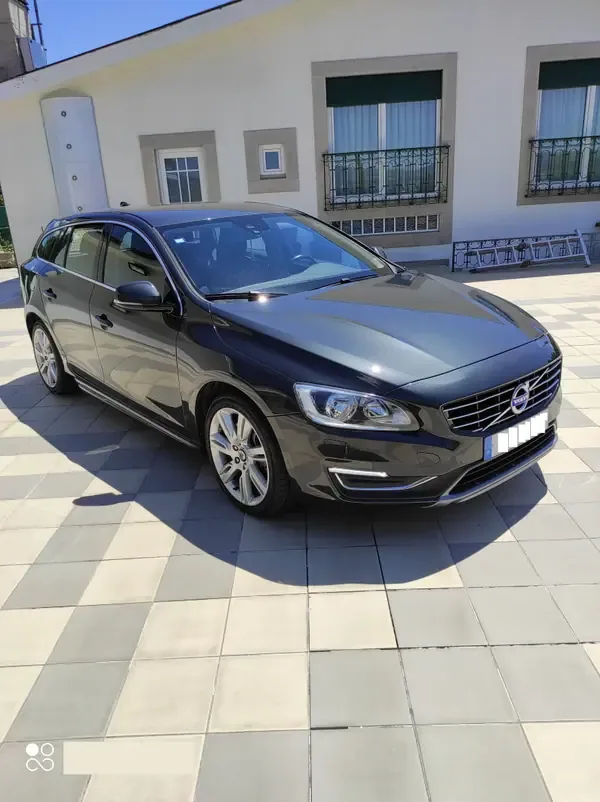 Volvo V60 2015 2.4 D6 Momentum AWD Phev
