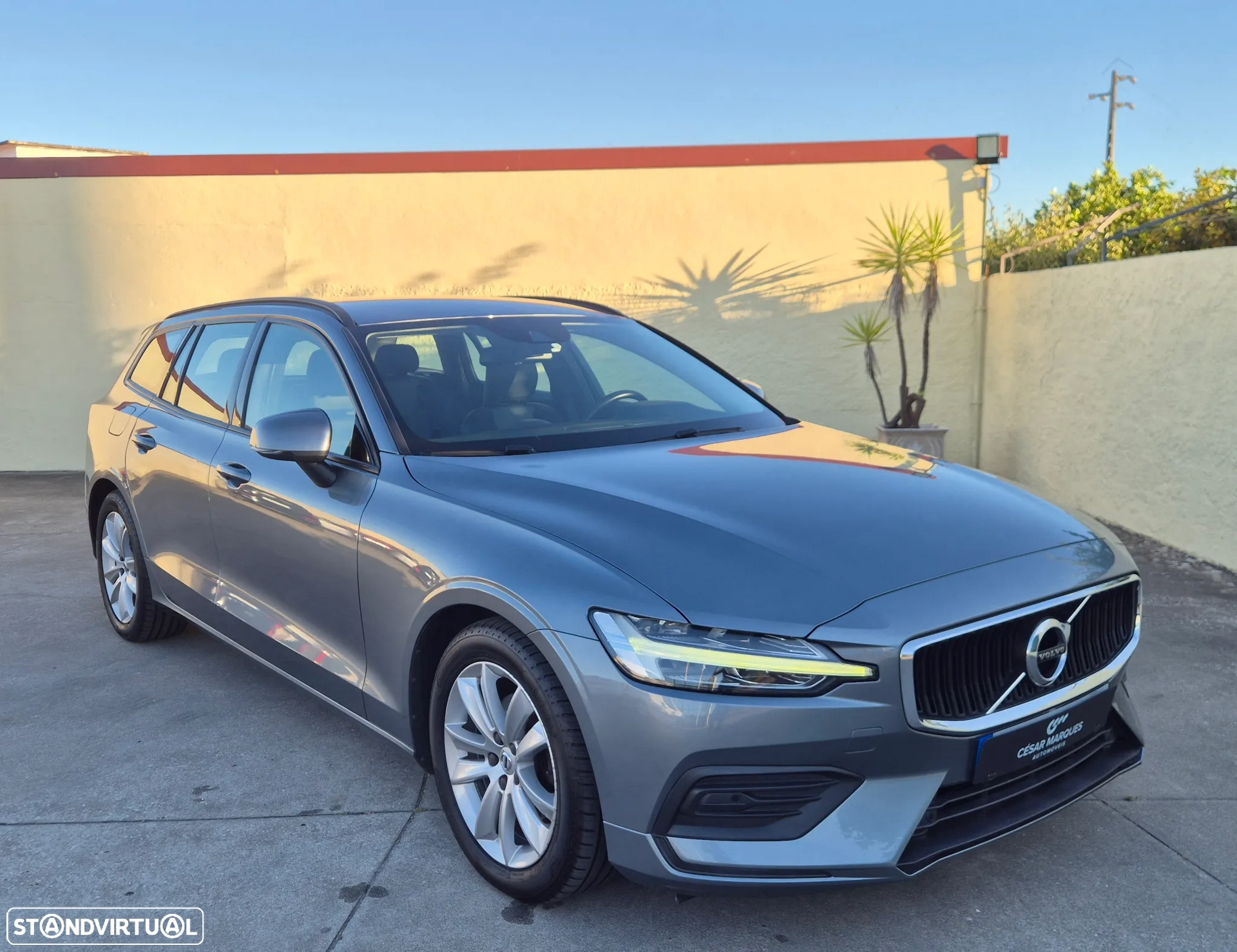Volvo V60 2.0 D3 Momentum Plus