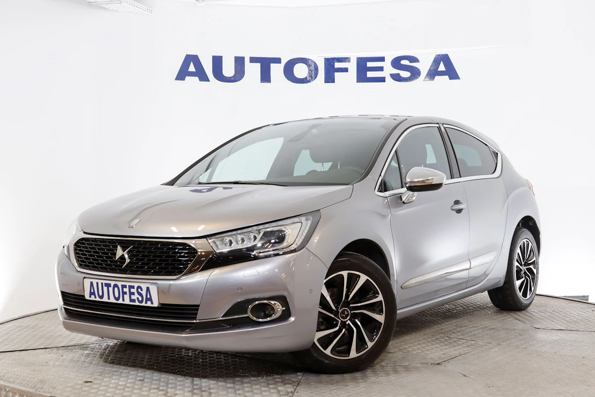 DS DS 4 1.2 PureTech Chic 130cv 5P S/S # NAVY, BIXENON