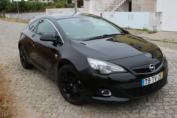 Opel Astra GTC 2017 1.6 T Black OPC Line S/S