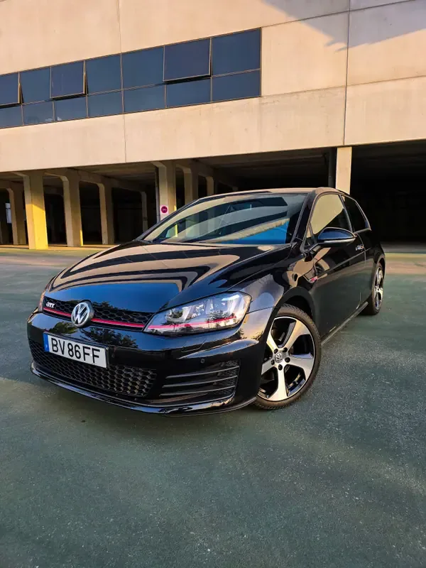 Volkswagen Golf 2013 2.0 TSi GTi