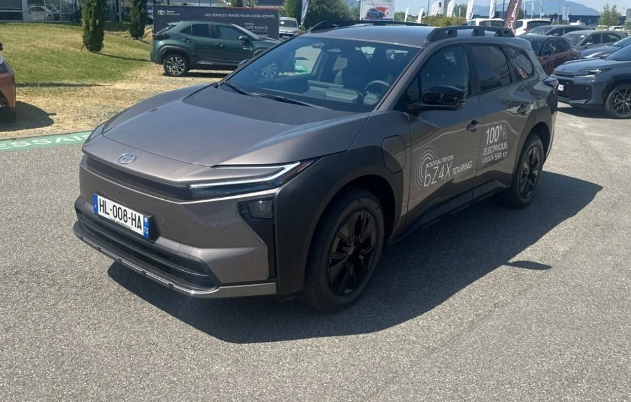TOYOTA BZ4X Touring Grande Autonomie Design