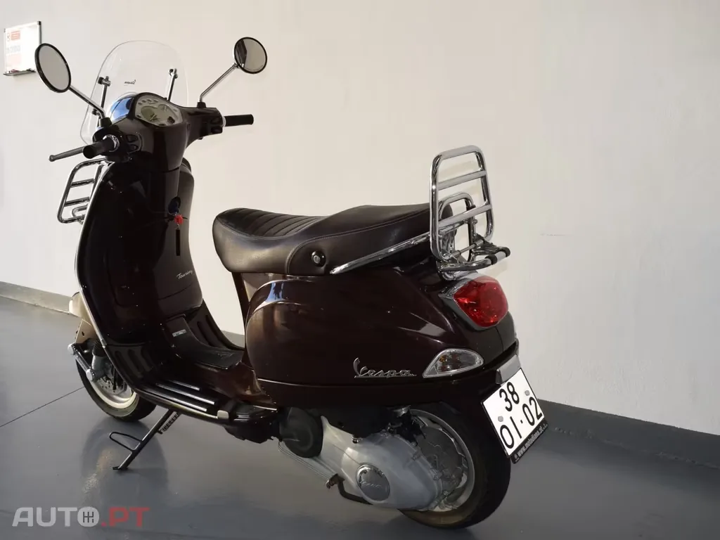 Vespa Piaggio LX 125 IE 4T 3V