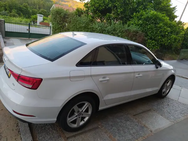 Audi A3 Limousine 2016 1.6 TDI Business Line Attraction