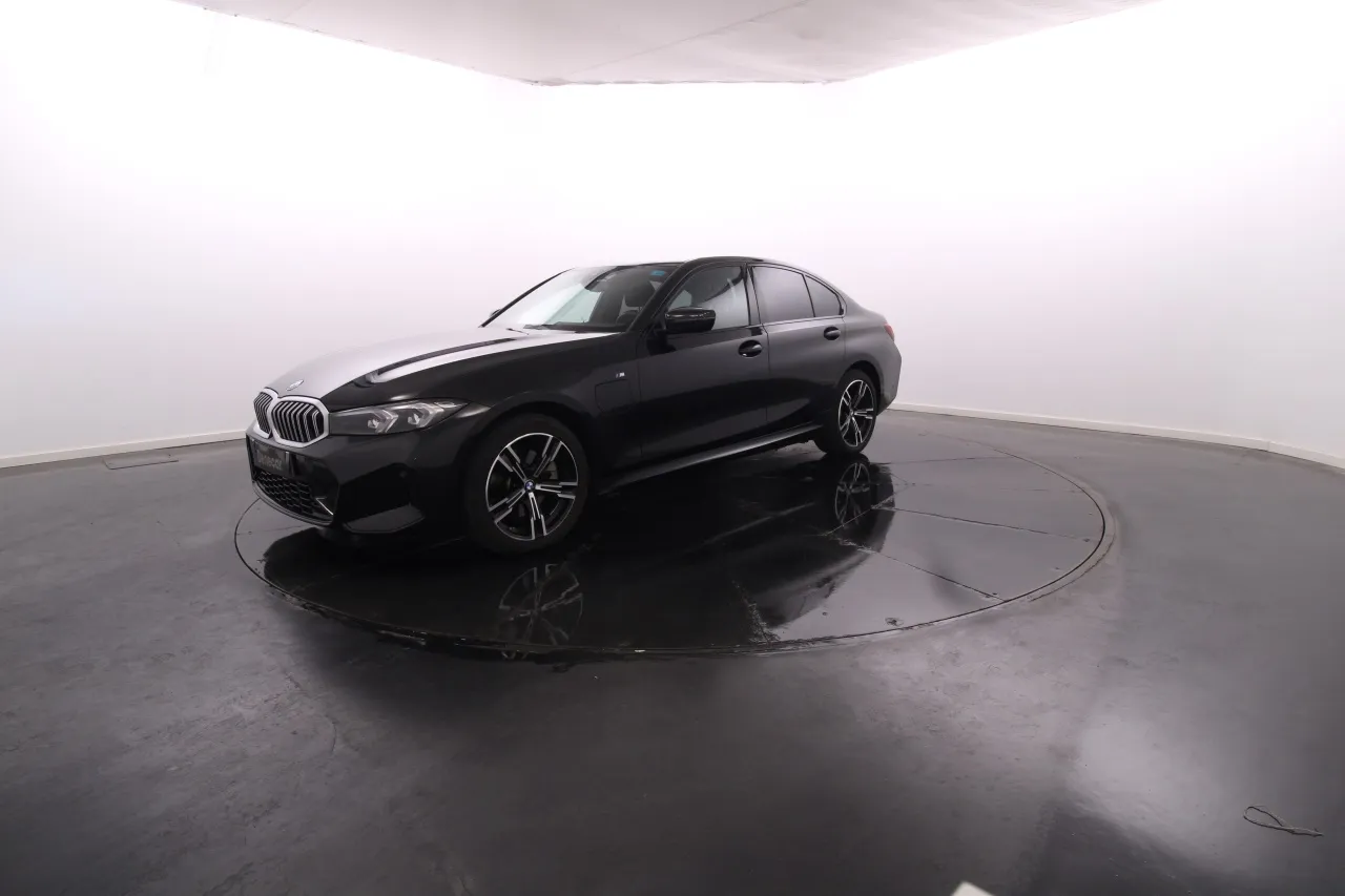 BMW Serie 2 - 216 Gran Coupé d Pack M Cx. Aut. GPS / Vidros Escurecidos / JLL