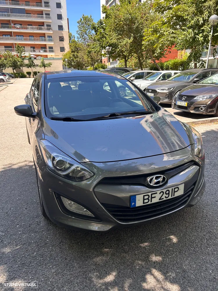 Hyundai i30 blue 1.6 CRDi Style