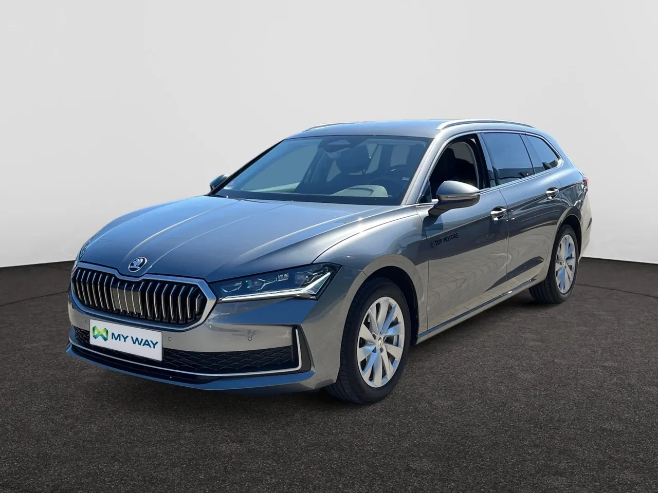 SKODA Superb Combi AUTOMAAT*150PK*CAMERA*SENSOREN*GPS*CARPLAY*TREKHAAK*LED MATRIX