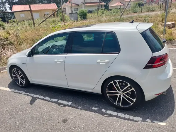 Volkswagen Golf 2013 2.0 TDI DPF BlueMotion DSG Comfortline