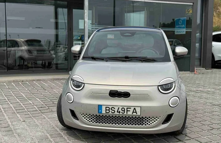 FIAT - 500E - 500e 42 kWh Giorgio Armani Collector´s Edition